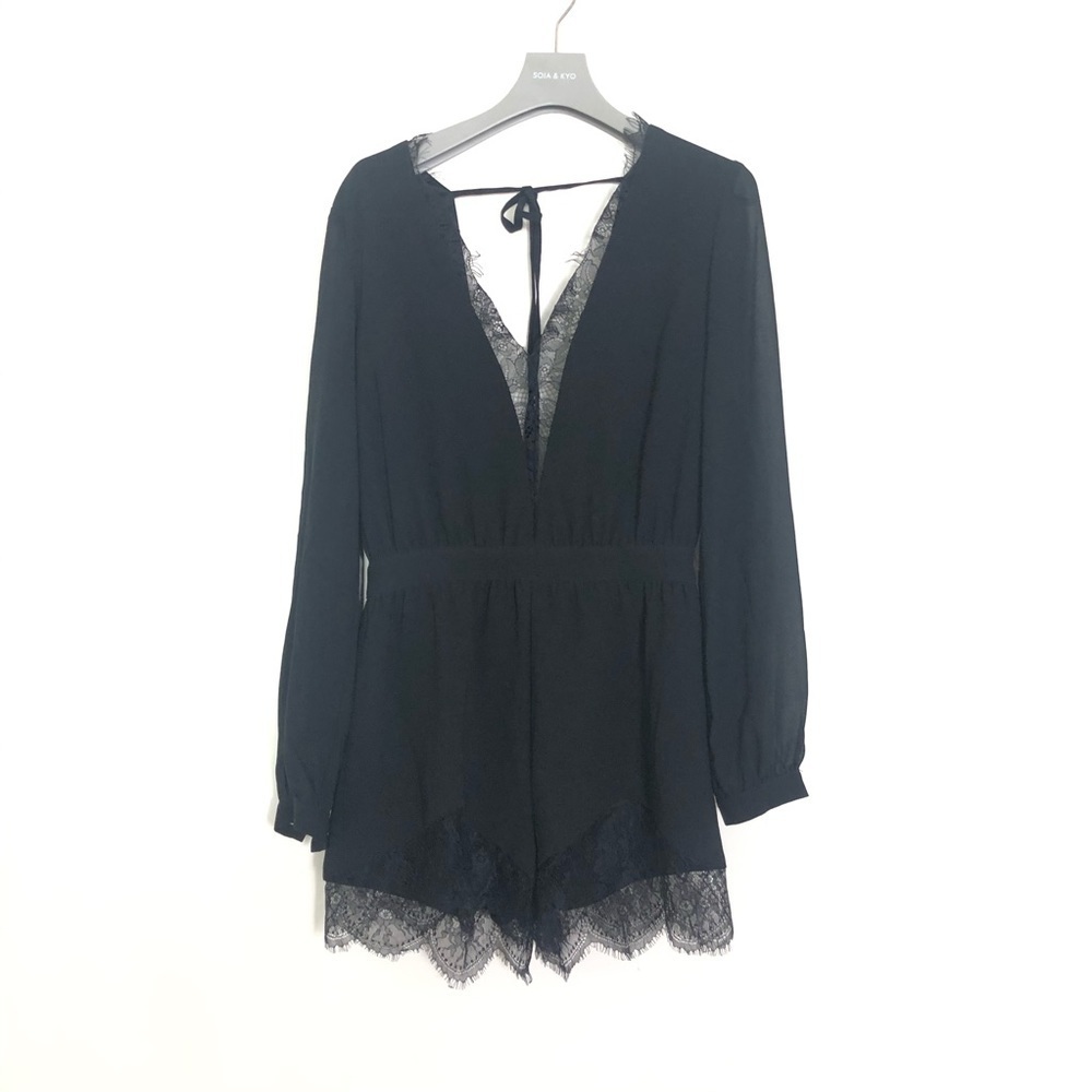 HOMMAGE BLACK LACE ROMPER size S stunning